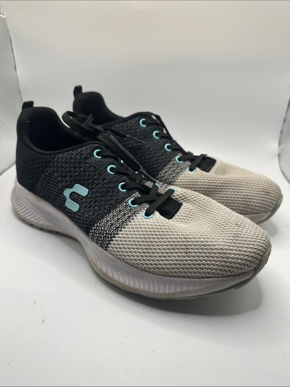 Men's Black and Cream Athletic Sneakers with Teal Accents size 8.5
